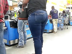 Jamaican ass vpl in blue jeans part 2 (checkout line)