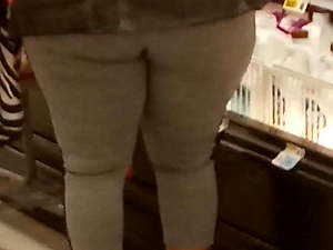 Black BBW big booty gilf in leggings