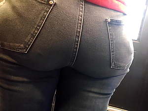 Prewiew bubble butts mature milfs in tight jeans (Write me)
