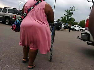 Dick Flash Juicy Jiggly BBW in Parkin Lot