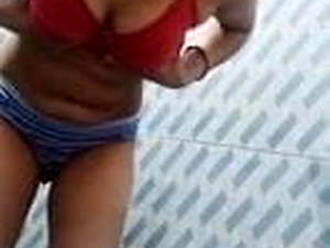 Hot girl ungi se apni pyas bujhaye